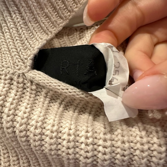 One shoulder turtle neck sweater - Picture 3 of 3